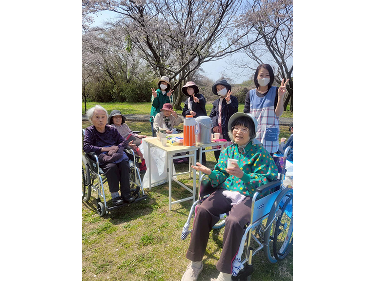 猿尾公園で記念撮影